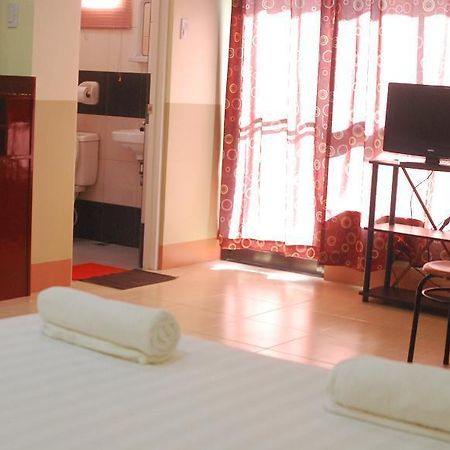 อิมพีเรียล ริดจ์ เพนชัน เฮาส์ Bed & Breakfast ตักบีลารัน ซิตี ภายนอก รูปภาพ